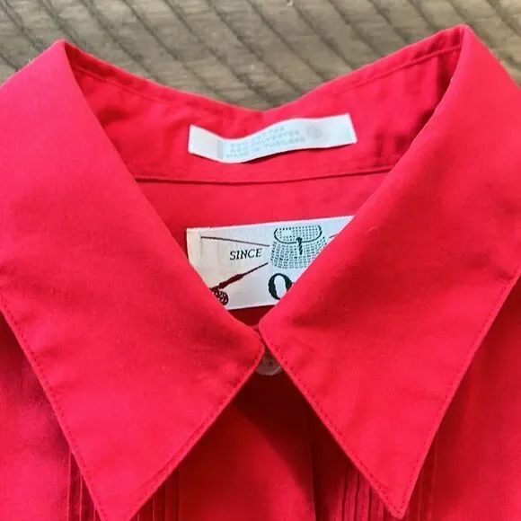 Polished Fire 🔥 Red Tuxedo 🤵‍♀️ Shirt 👔 Front Pleat Hidden buttons. Travel🧳 - Picture 16 of 17